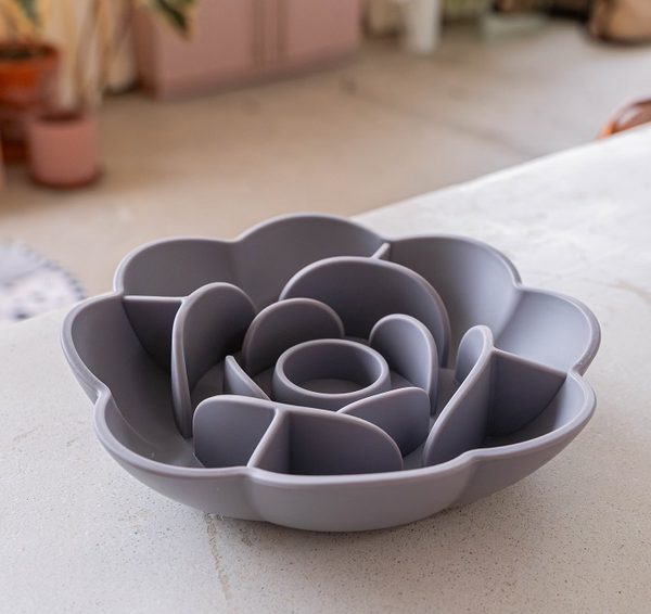 Dexypaws flower shaped slow feeder dog bowl