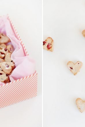 Easy, healthy homemade Valentine's Day Dog Treats recipe - your dog will love you more than ever! Grab the easy, DIY recipe and full tutorial here.