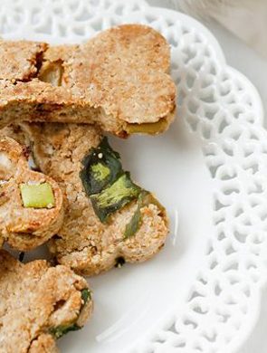 Healthy Dog Treat Alternatives - Healthy and Fresh alternatives to processed dog treats | Pretty Fluffy