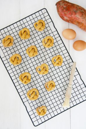 Sweet Potato Pretzel Dog Treats Recipe | Pretty Fluffy
