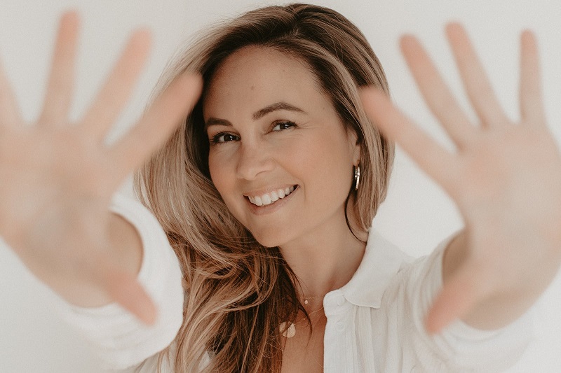 Take a sneak peek into the spectacularly styled Australian home of Sonia Bavistock and her fluffy sidekick, Amalfi.