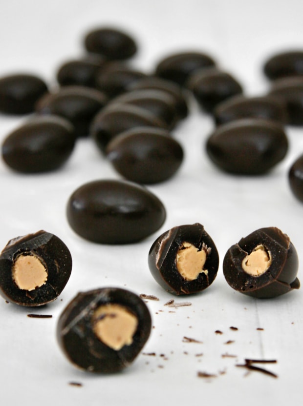 Easter treats for dogs: Butter Bliss Easter Eggs for Dogs by Pretty Fluffy in '52 Weeks of Treats'