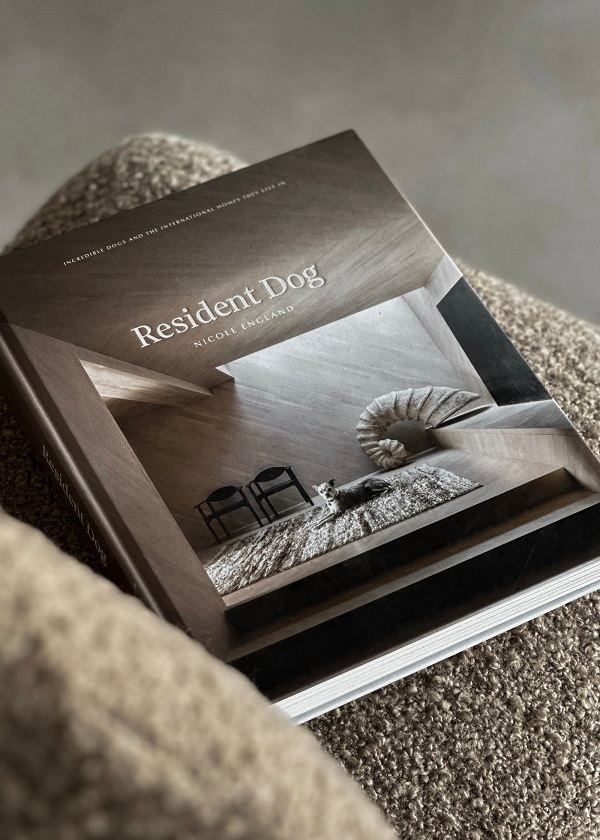 Resident Dog (Volume Two): Incredible Homes and the Dogs Who Live There