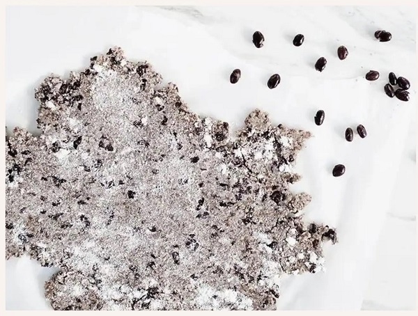 2 Ingredient Dog Treats: Black Bean & Almond Flour Crunch