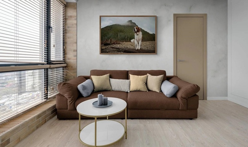 Going Big: Statement Pieces and Wall Art