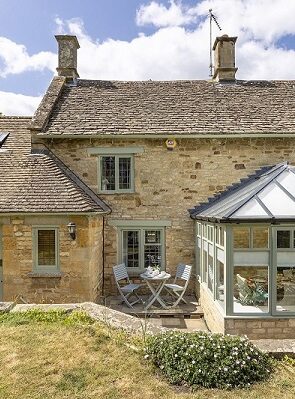 Discover the Charm of Dog Friendly Holiday Cottages in the Cotswolds