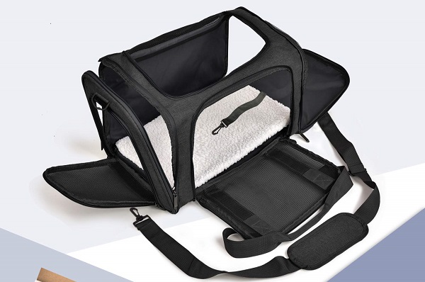Henkelion Soft-Sided Pet Carrier